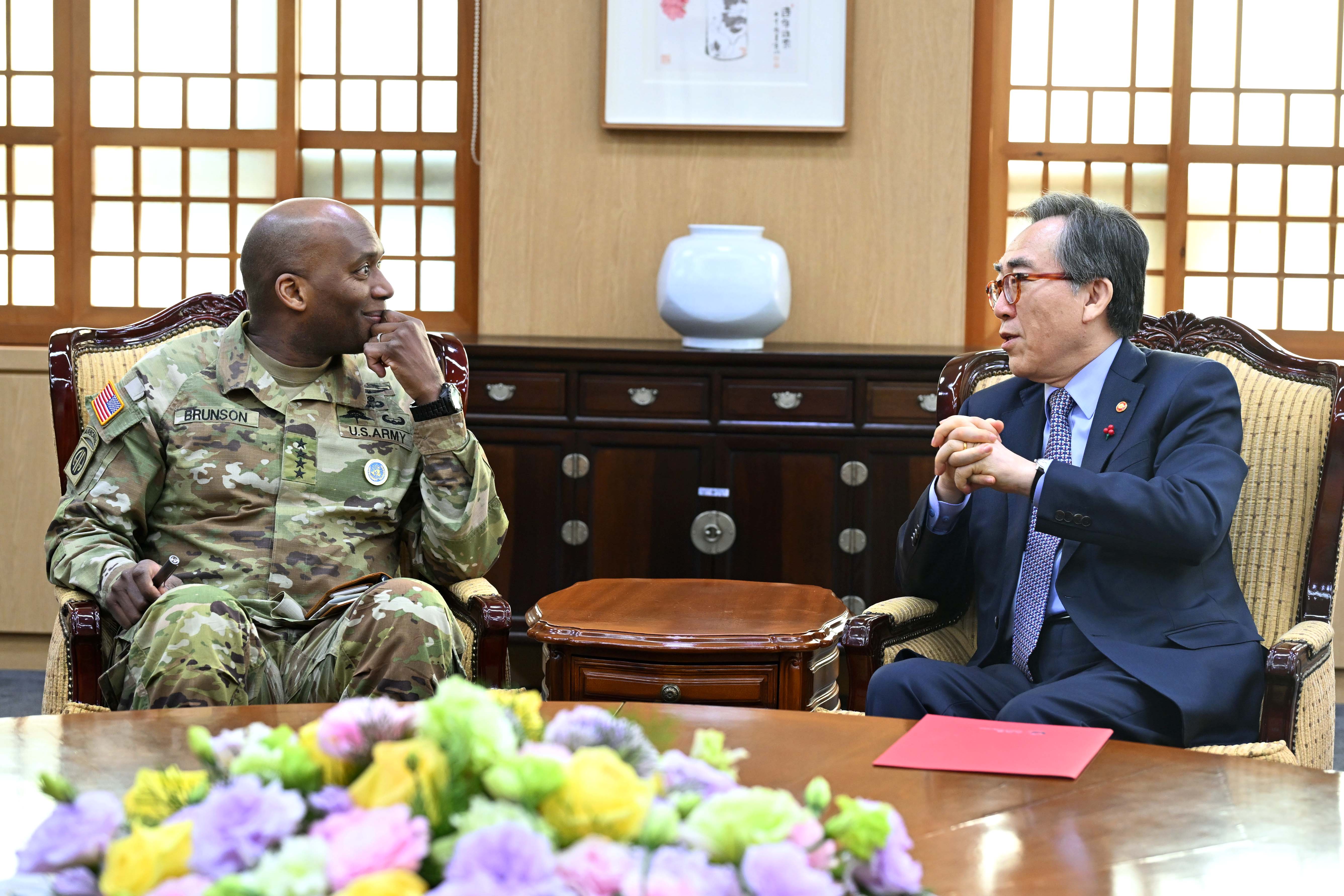 조태열 장관, 신임 주한미군사령관 접견